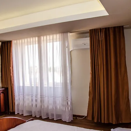 New Royal Hotel