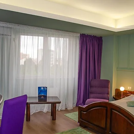 New Royal Hotel