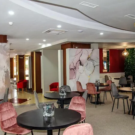 New Royal Hotel 4*